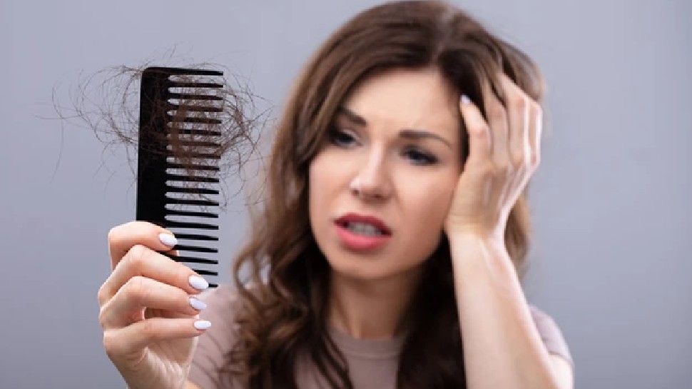 Tips for Hair Care: झड़ते बालों का इलाज हैं ये 4 चीजें, hair को बनाती हैं घना और मजबूत