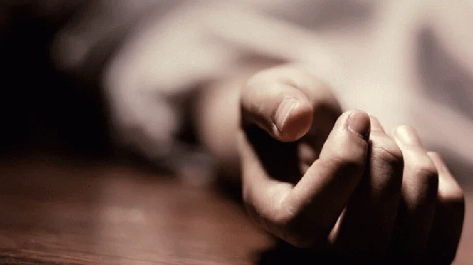 कोरोना के बहाने कर दी मां की हत्या, घर में लाश के साथ गुजारे 2 महीने