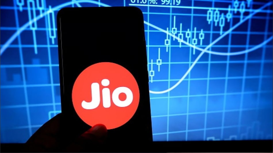 Jio यूजर्स को लगा झटका! ना चल रहा इंटरनेट और ना ही लग रहे Calls, लोगों ने Twitter पर निकाला गुस्सा