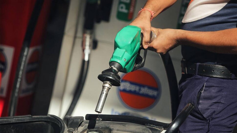 Petrol-Diesel Price Today: फिर गिरी आम आदमी की जेब पर गरज, बढ़े पेट्रोल-डीजल के दाम; जानिए क्या है आपके शहर का रेट