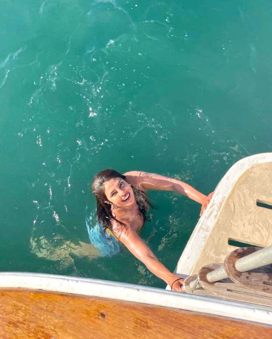 Priyanka Chopra masti in water