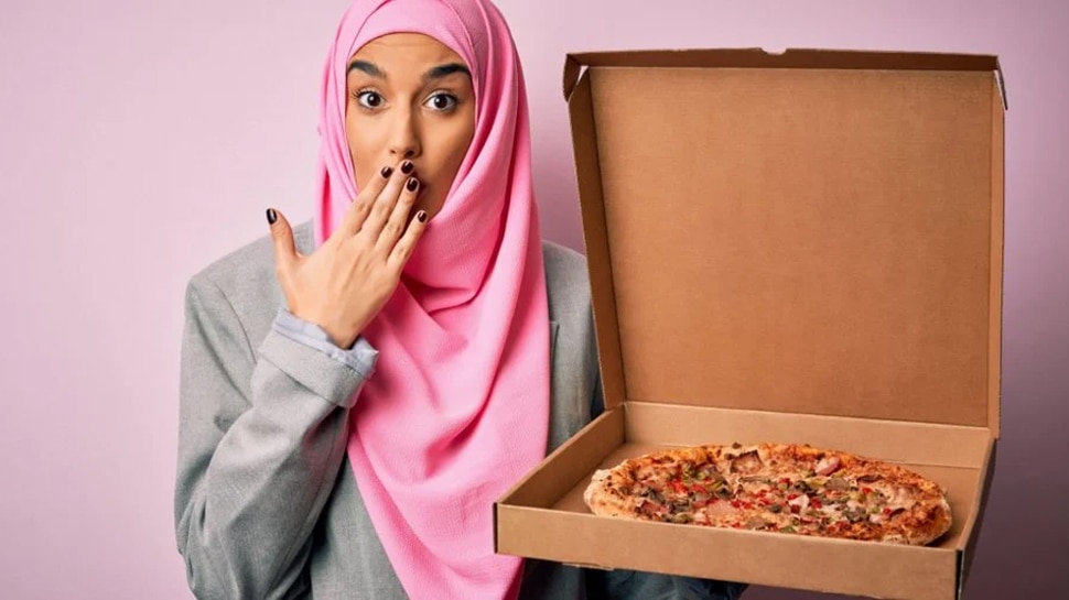 इस देश में अजीबोगरीब नियम लागू, TV पर पिज्जा-सैंडविच खाती नहीं दिखेंगी महिलाएं