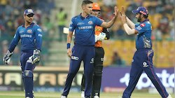SRH vs MI: हैदराबाद से जीतकर भी हार गई मुंबई, रोहित की सेना प्लेऑफ की दौड़ से बाहर
