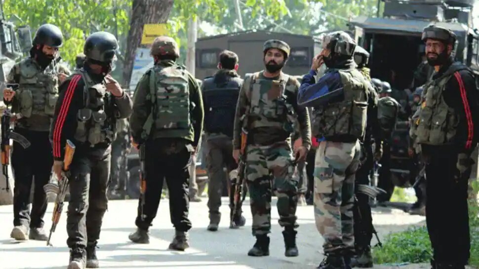 Srinagar में पुलिस टीम पर हमला, जवाबी कार्रवाई में एक आतंकी ढेर; गृह मंत्री की बैठक आज