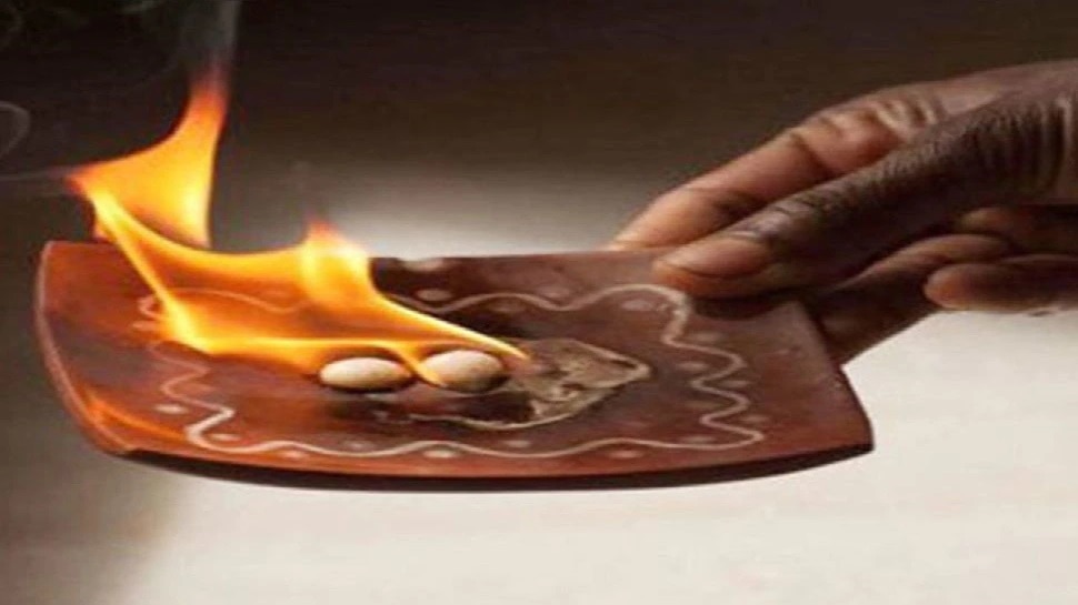 Kapoor Ke Upay: जान लें कपूर जलाने का ये बेहद खास तरीका, घर चलकर आएगी सुख-समृद्धि