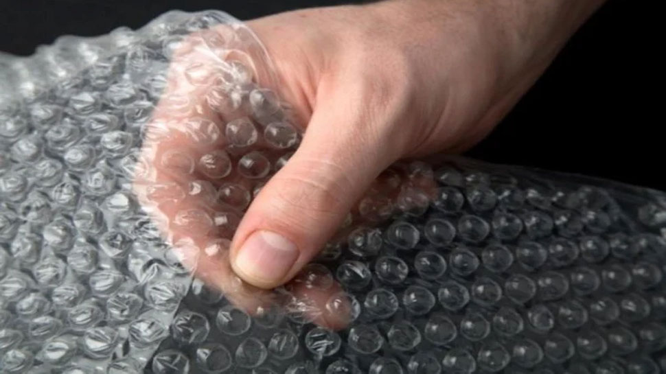 if You enjoy Popping bubble wrap know the reason and benefits behind it