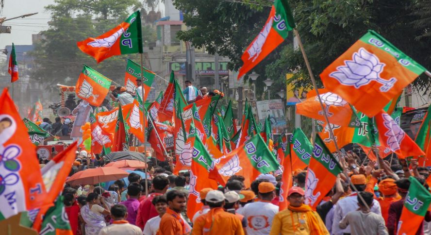 सर्वे- लखीमपुरी खीरी हिंसा के बावजूद इस वजह से यूपी चुनाव जीत सकती है भाजपा