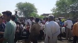 दमोह: ट्रक हादसे में हुई बच्चों की मौतों के बाद चक्का जाम, मुआवजे की मांग 