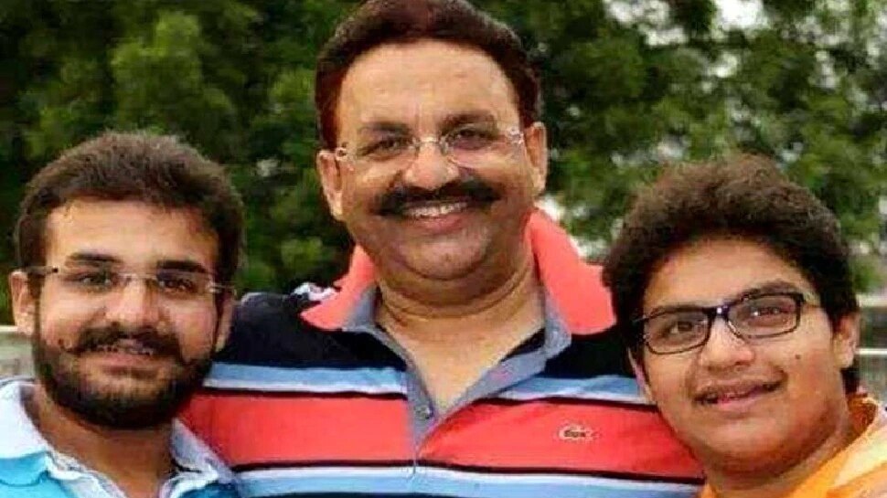 प्रयागराज: माफ़िया मुख्तार अंसारी के बेटे उमर अंसारी समेत 8 गिरफ्तार, कचहरी में बगैर अनुमति पकड़े गए