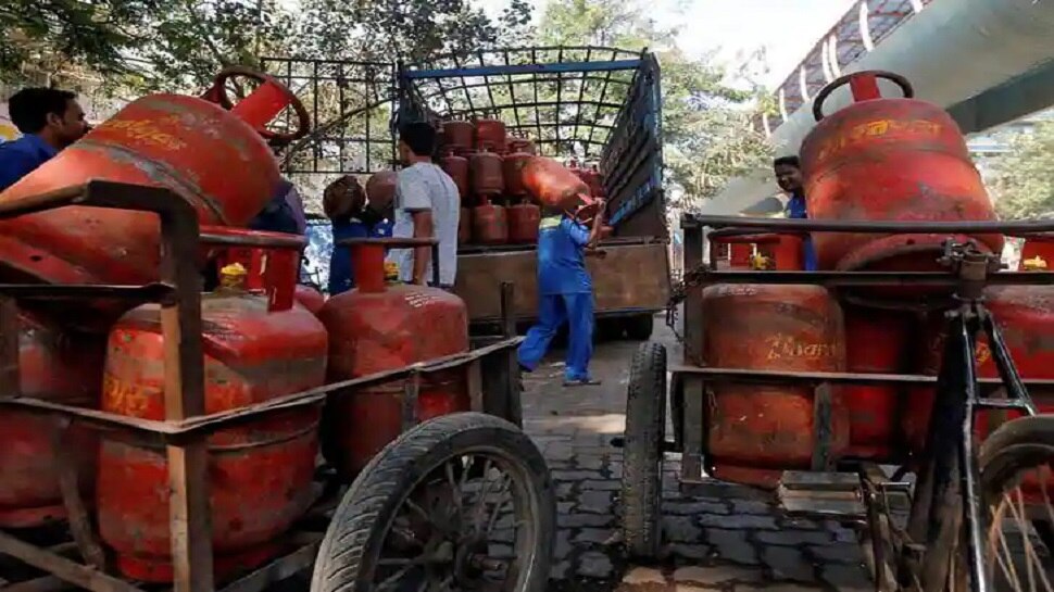 LPG subsidyକୁ ନେଇ ସରକାର କରୁଛନ୍ତି ବଡ଼ ଯୋଜନା! ଜାଣନ୍ତୁ କାହା ଖାତାକୁ ଆସିବ ଟଙ୍କା