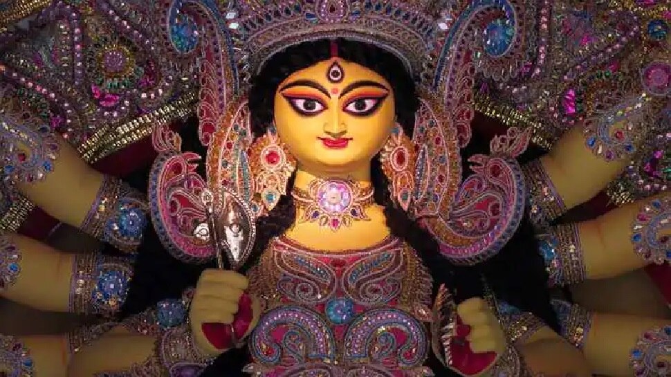 Shardiya Navratri 2021: पाना चाहते हैं तरक्‍की और ढेर सारा पैसा, तो नवरात्रि खत्म होने से पहले कर लें यह काम