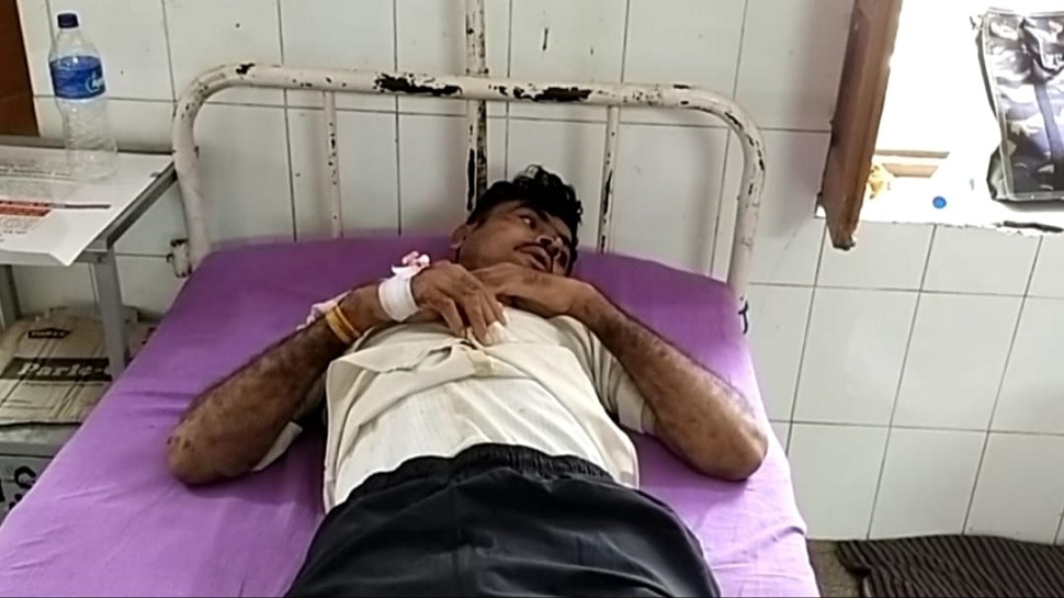 रात के अंधेरे में महिला मित्र से मिलने पहुंचा पुलिस कांस्टेबल, परिजनों ने निवस्त्र करके पीटा