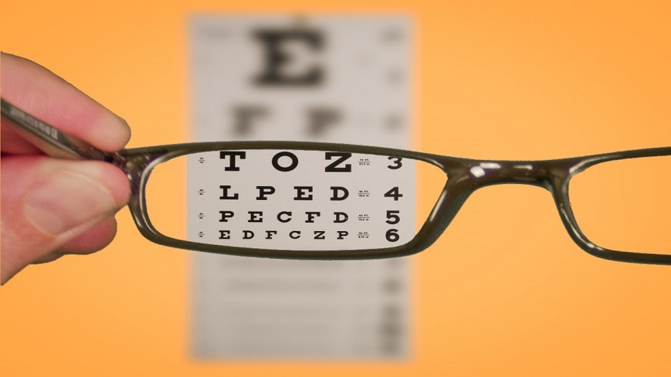 Eye Care Tips: इन 7 आदतों को तुरंत छोड़ दें, वरना आंखों से दिखना हो जाएगा बंद