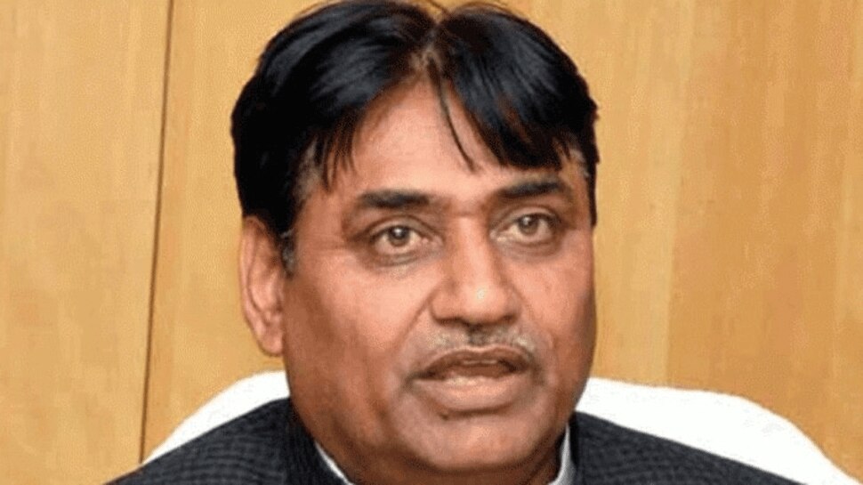अपने ही बयान को लेकर फंसे गोविंद सिंह डोटासरा, कहा- आपस में बहुत लड़ती हैं महिला कर्मचारी