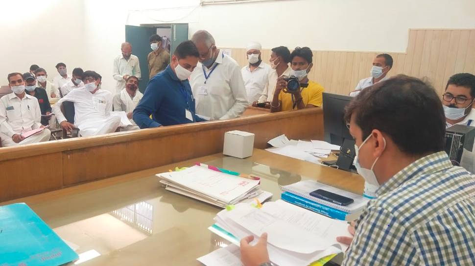 ऐलनाबाद उपचुनाव : दो उम्मीदवारों ने लिया नामांकन वापस, 19 आजमाएंगे अपना भाग्य