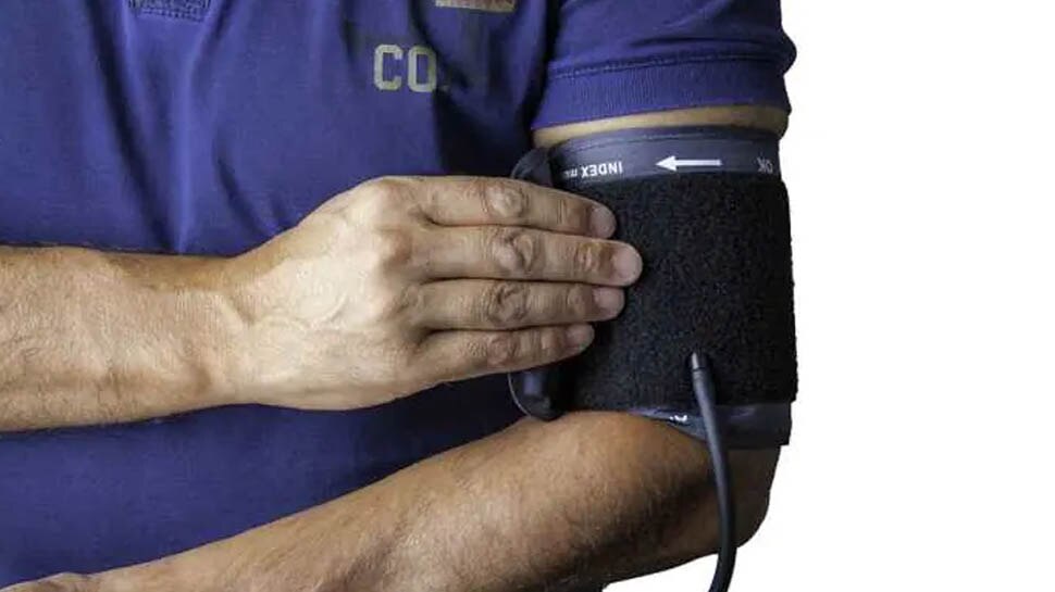 High Blood Pressure के वॉर्निंग साइन हैं ये लक्षण, लापरवाही से जा सकती है जान