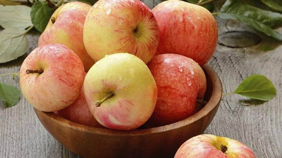 Side Effects of Apple: सेब खाने के फायदे तो जानते हैं, नुकसान भी जान लीजिए, होता है ऐसा असर