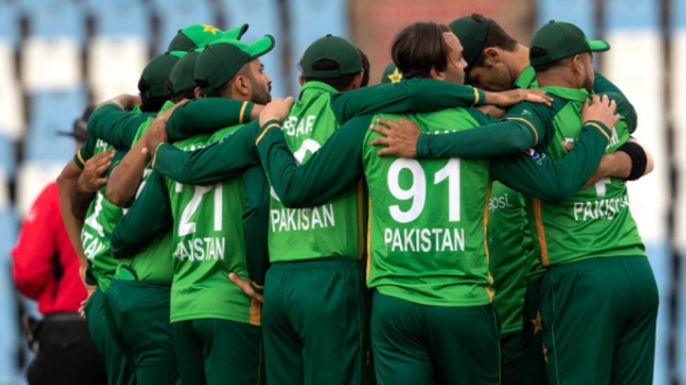 T20 World Cup से पहले पाकिस्तान क्रिकेट को एक और झटका, इस दिग्गज ने छोड़ा टीम का साथ