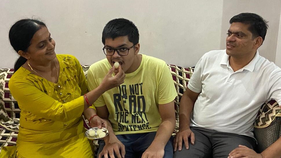 प्रधानमंत्री से मिलने की ख्वाहिश ने बना दिया IIT टॉपर, JEE एडवांस में हासिल की 345 रैंक