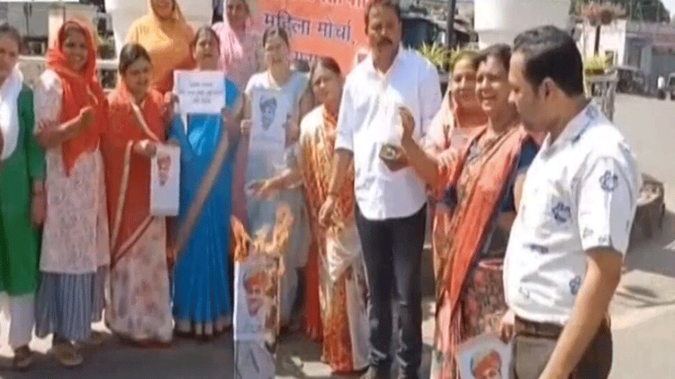 शिक्षा मंत्री डोटासरा के बयान को लेकर BJP महिला मोर्चा की नारेबाजी, प्रदर्शन कर जताया आक्रोश