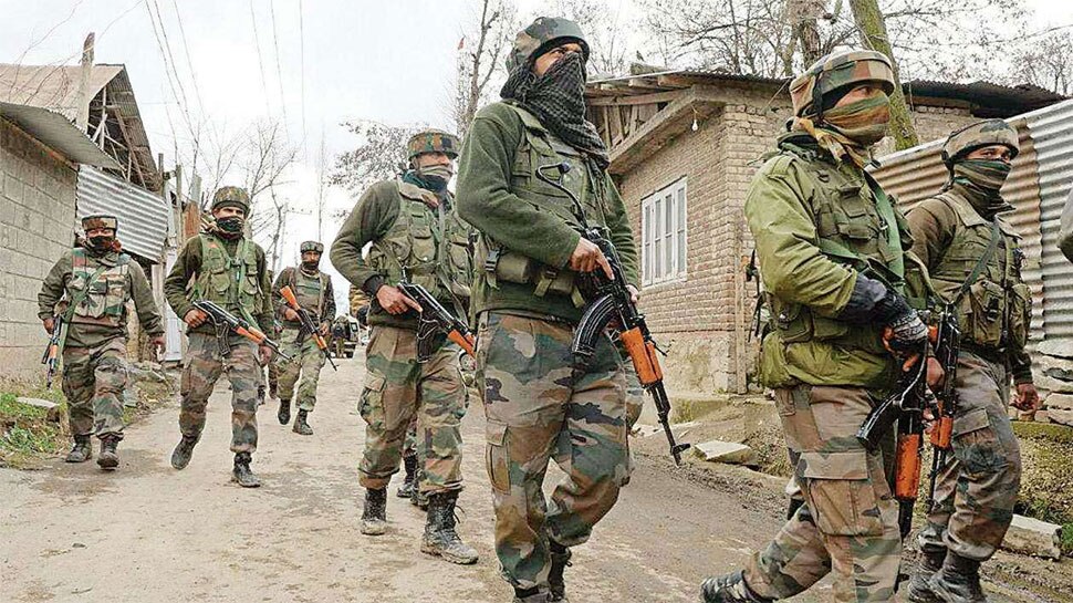 कश्मीर में आतंक विरोधी अभियान तेज, बीती रात हुईं 3 मुठभेड़ें; 2 आतंकी ढेर