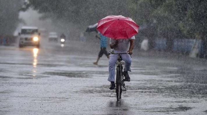 Rain in Delhi: राजधानी में अगले दो दिन बारिश के आसार, फिर शुरू हो जाएगी ठंड