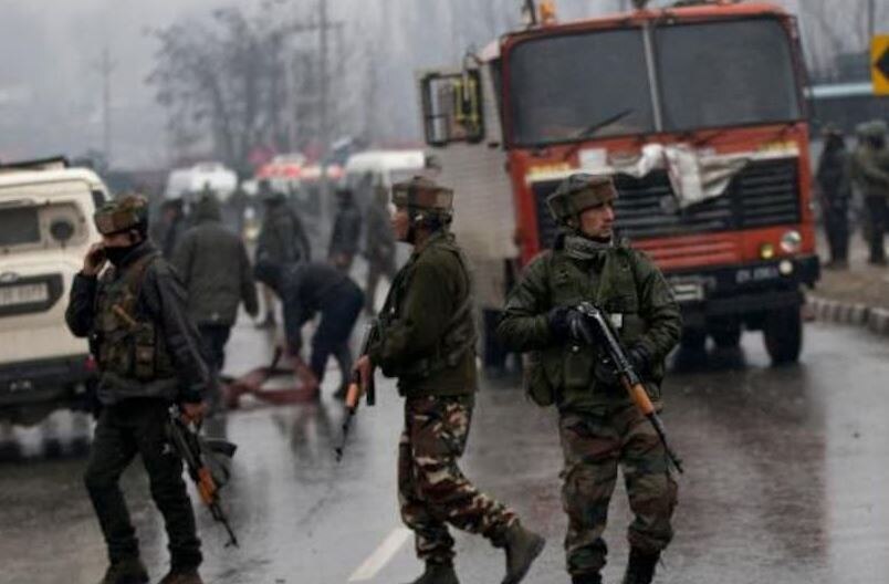जम्मू कश्मीरः आम नागरिकों को निशाना बना रहे आतंकी, दो मजदूरों को मारी गोली