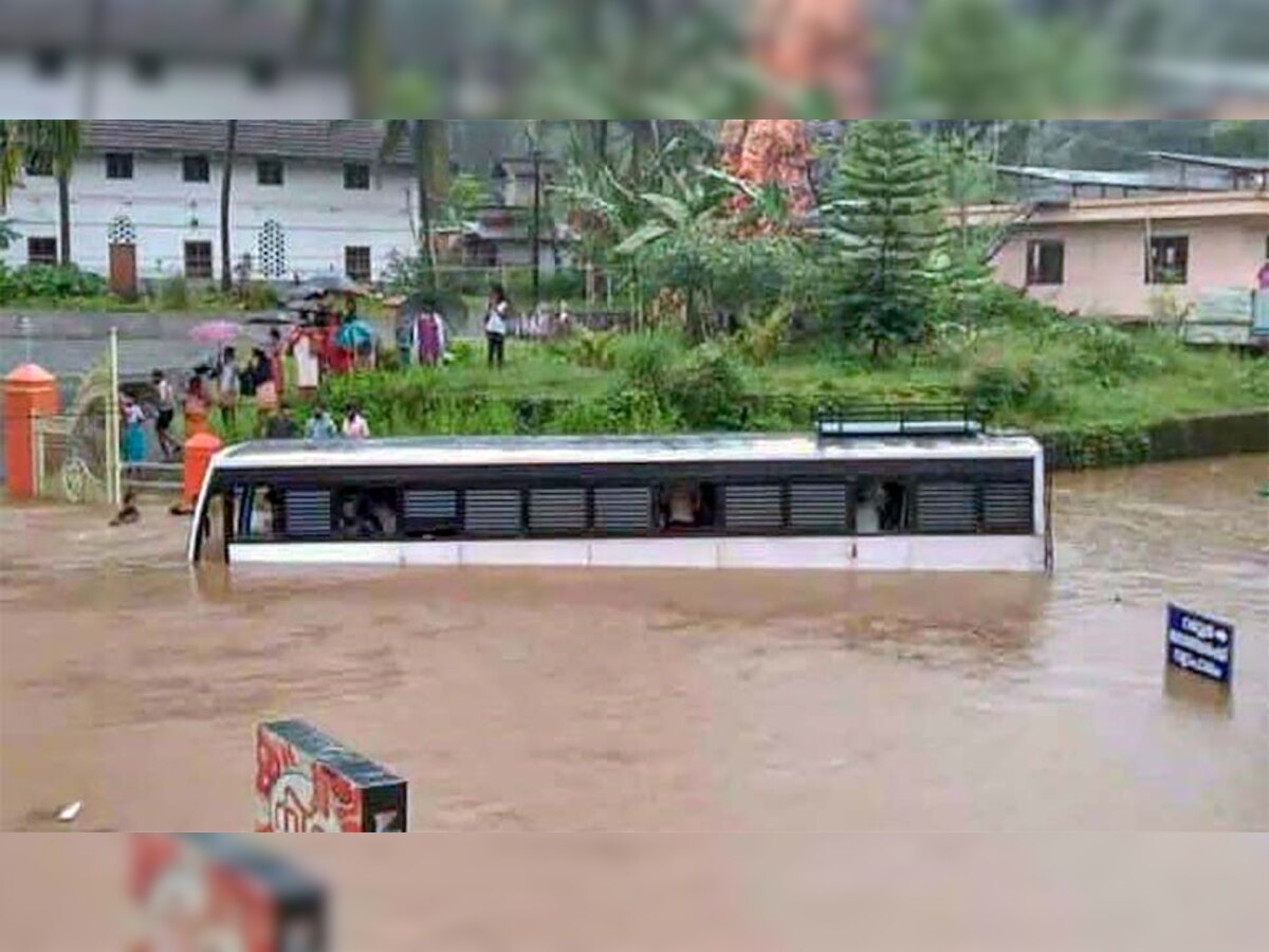 केरल में भारी बारिश की वजह आया सैलाब; छह लोगों की मौत, एक दर्जन लोग लापता