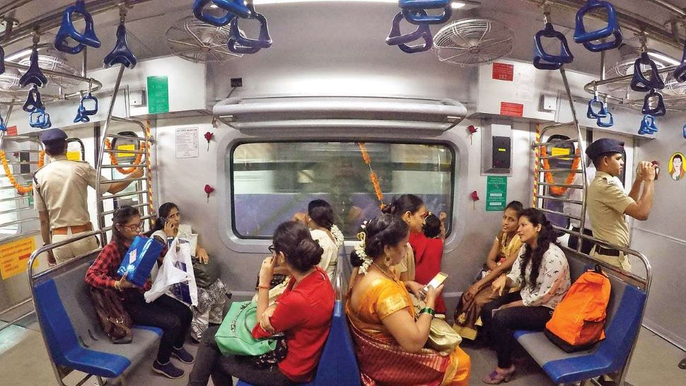 Mumbai Local में सफर करने वालों के लिए खुशखबरी! अब बेहद सस्ता होगा लोकल एसी ट्रेन का सफर