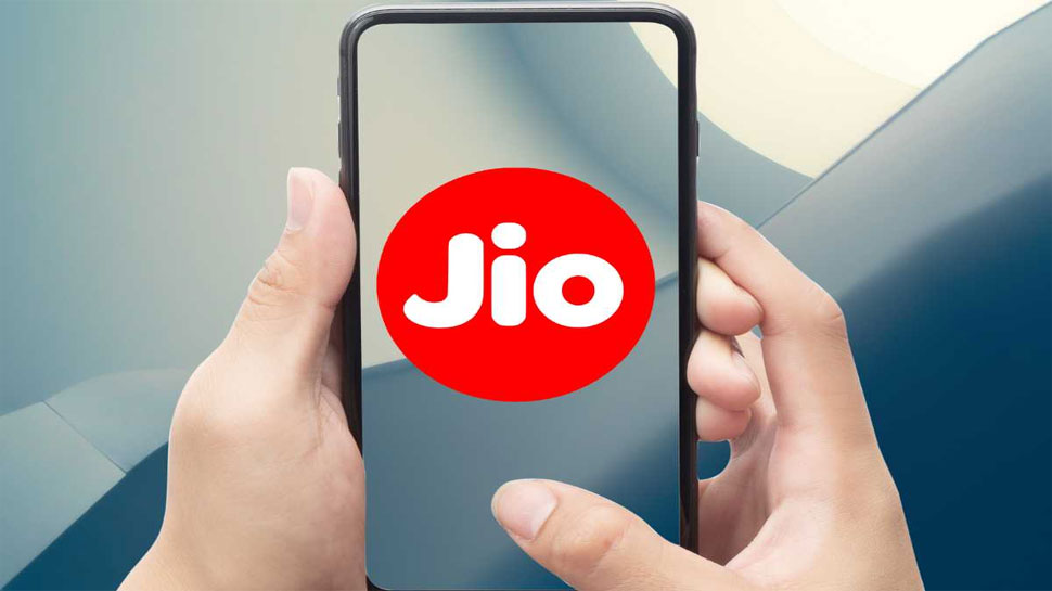 Jio के रिचार्ज प्लान्स ने Vi और Airtel के छुड़ाए छक्के, कम कीमत में रोज मिल रहा है 2GB डाटा, अनलिमिटेड कॉलिंग और इतना कुछ