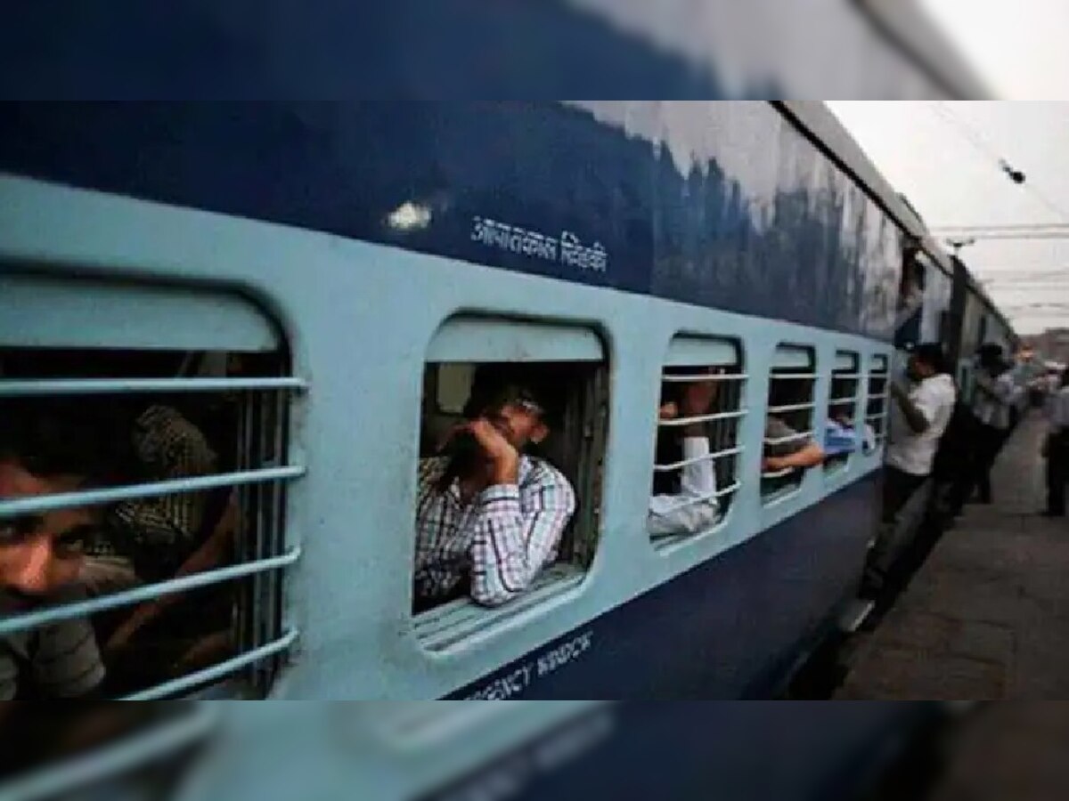 Train Diversion: दिल्ली-हावड़ा रेलवे रूट बदलने से यूपी वासियों पर पड़ेगा खासा असर, जानें कैसे