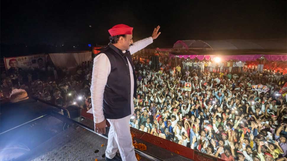 अखिलेश यादव की अजीबोगरीब आंकड़ेबाजी- बिना चुनाव ही समाजवादी पार्टी को दिलवा दे रहे 300 सीटें