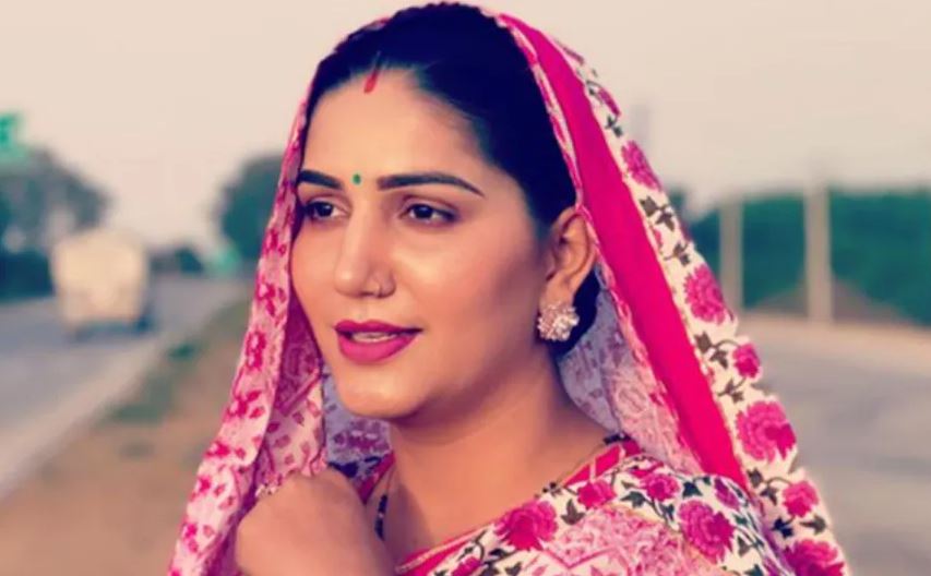 Video: सपना चौधरी के ठुमकों ने किया मदहोश, फिर मटकाई 'पतली कमर'