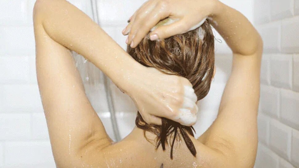 Shampoo: हफ्ते में कितनी बार करना चाहिए शैंपू? बालों की डिमांड का ऐसे रखें ख्याल