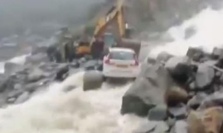 उत्तराखंड: 3 दिन से हो रही बारिश से जन जीवन प्रभावित, नैनीताल का बुरा हाल