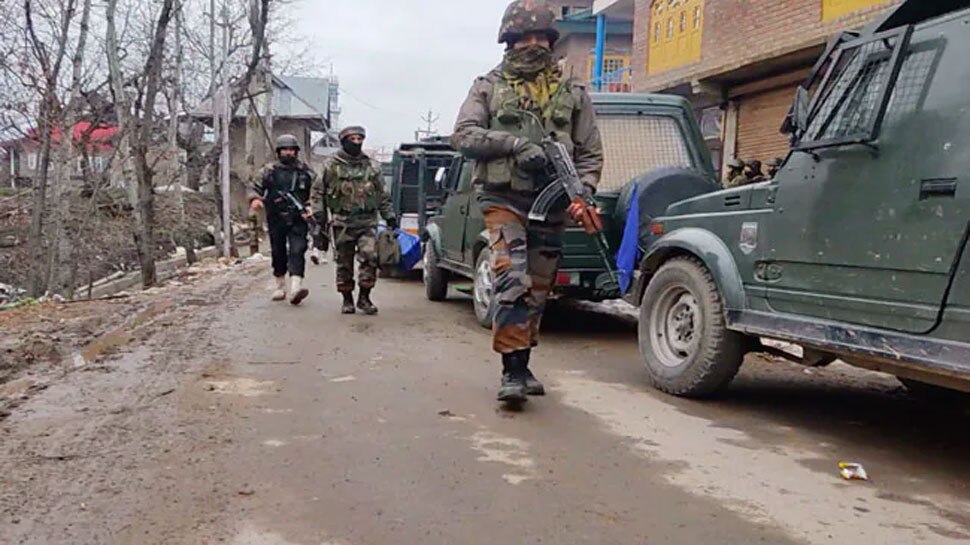 J&K: शोपियां में सुरक्षाबलों को बड़ी कामयाबी, मुठभेड़ में 2 आतंकी ढेर; सर्च ऑपरेशन जारी