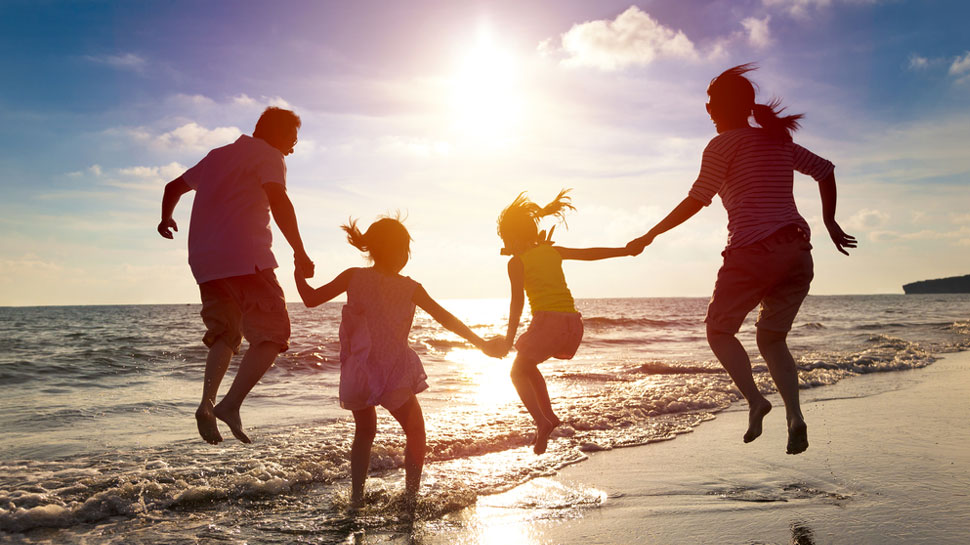 आपके परिवार का सुख-चैन छीन लेंगी ये तीन बुरी आदतें, कभी न दोहराएं