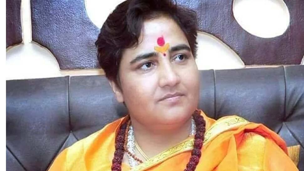 साध्वी प्रज्ञा का बड़ा बयान, बोलीं- जिंदा जलाने वाले खुद भगवान को प्यारे हो गए; दिवंगत विधायक को लेकर कही ये बात