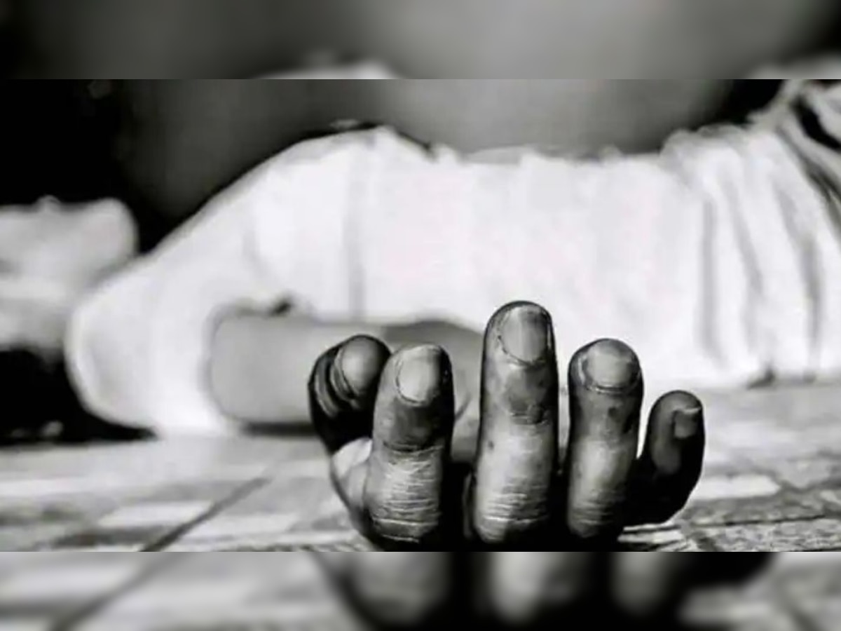 एक आदिवासी युवक ने फांसी लगाकर खुदकुशी (Suicide) कर ली