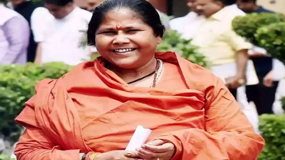 मोदी की महिला मंत्री की प्रियंका को चुनौती: साध्वी ज्योति ने कहा- कांग्रेस अपने अध्यक्ष पद पर गांधी परिवार से बाहर की किसी महिला को बैठाकर तो दिखाए..