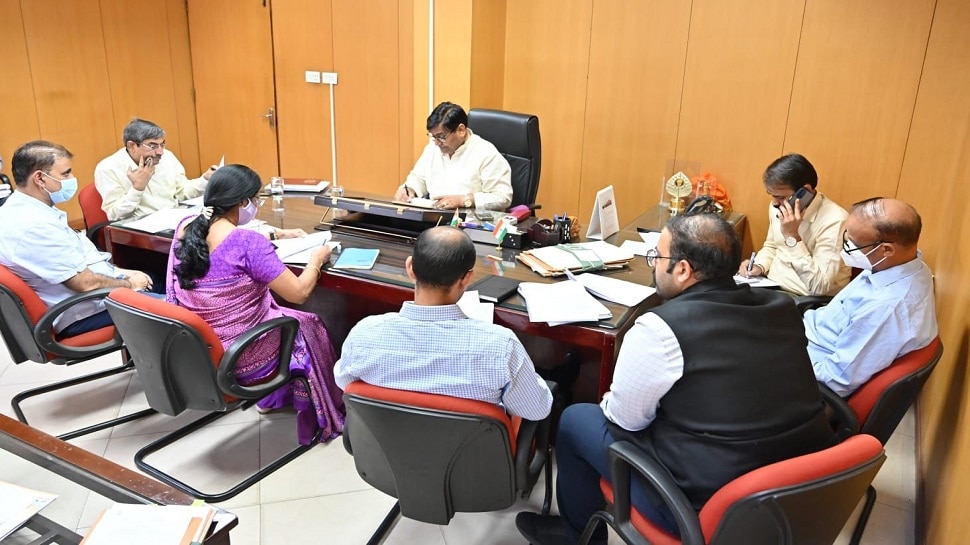 बेरोजगारों के लिए अच्छी खबर, खुलेगी नौकरी की राह, शिक्षामंत्री ने किया भर्तियों का रिव्यू
