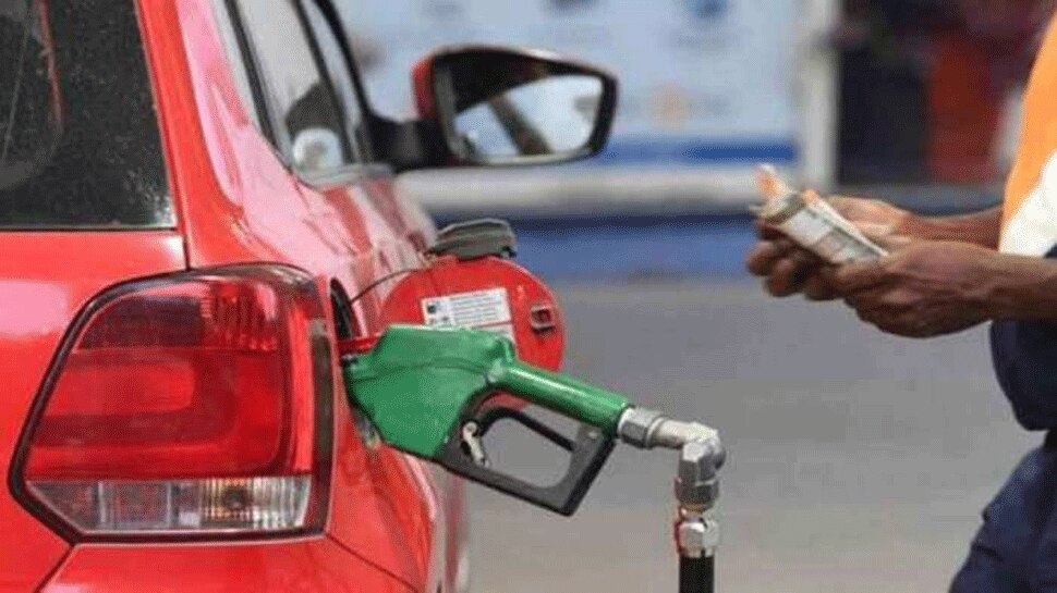 Petrol Diesel Price: चौथे दिन भी बढ़े पेट्रोल-डीजल के दाम, जनता परेशान