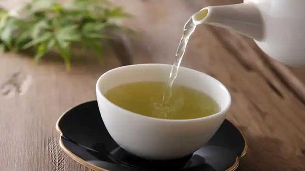 Green Tea: रात को सोने से पहले ग्रीन टी पीने से क्या होता है? जानें इससे जुड़ी सबसे जरूरी बात