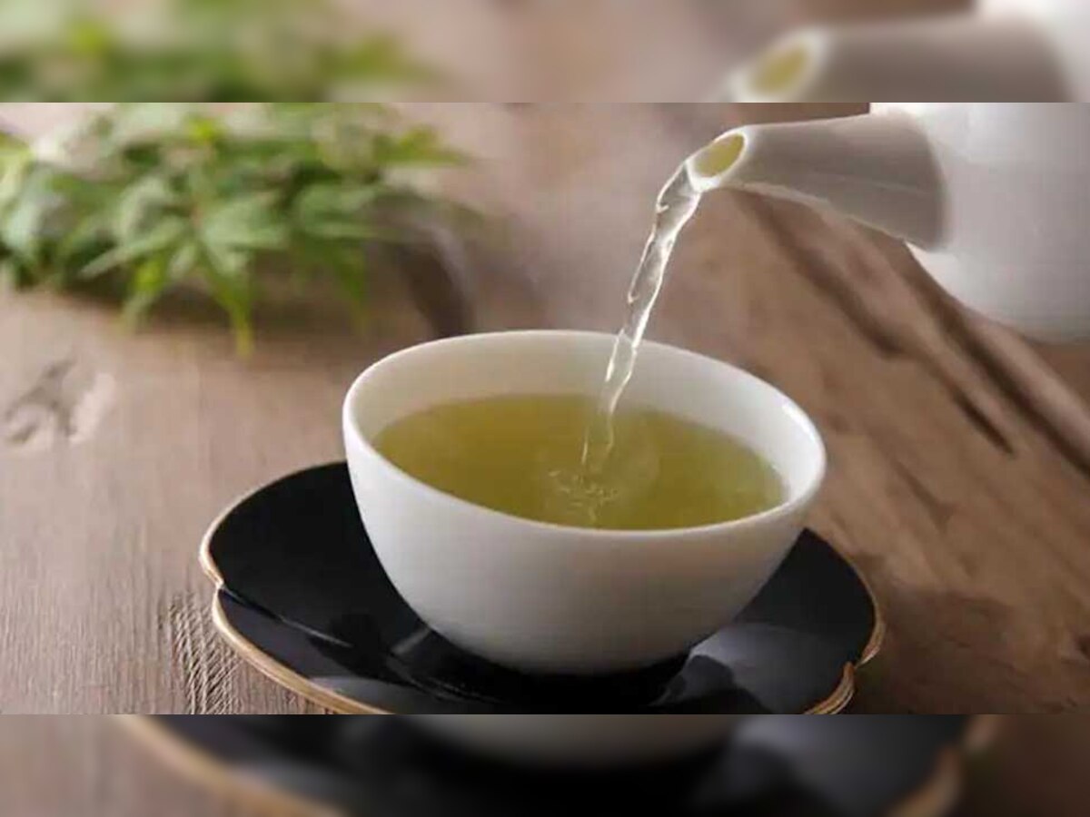 Green Tea: रात को सोने से पहले ग्रीन टी पीने से क्या होता है? जानें इससे जुड़ी सबसे जरूरी बात 