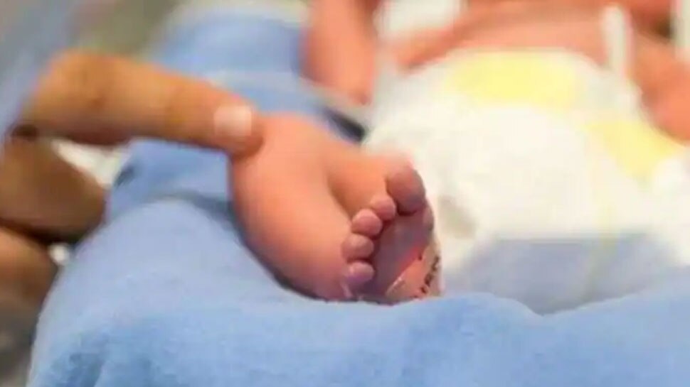 लापरवाही ने ली मासूम की जान: परिजनों ने पैसा नहीं दिया, तो नहीं मिला इलाज, नवजात की मौत