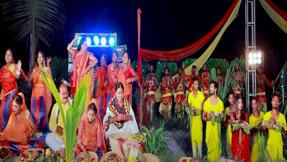 Khesari lal Yadav और Shilpi Raj ने लगाई छठी मैया से अरदास, Video वायरल