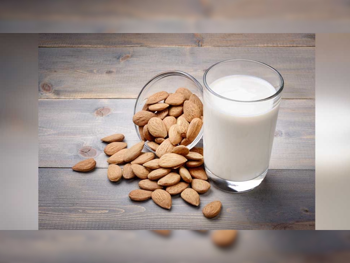 Almond Milk Benefits: रोज पिएं बस एक ग्लास बादाम का दूध, मिलेंगे ये 5 जबरदस्त फायदे
