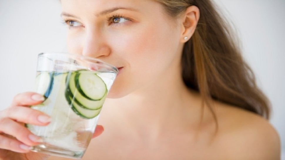 Drink for Glowing Skin: चेहरे को चमकदार बनाने के लिए रोज इस वक्त पीएं ये ड्रिंक, लौट आएगा निखार