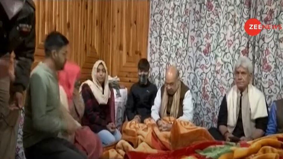 कश्मीर में सुरक्षा पर गृह मंत्री अमित शाह की हाईलेवल मीटिंग, शहीद के परिवार से की मुलाकात