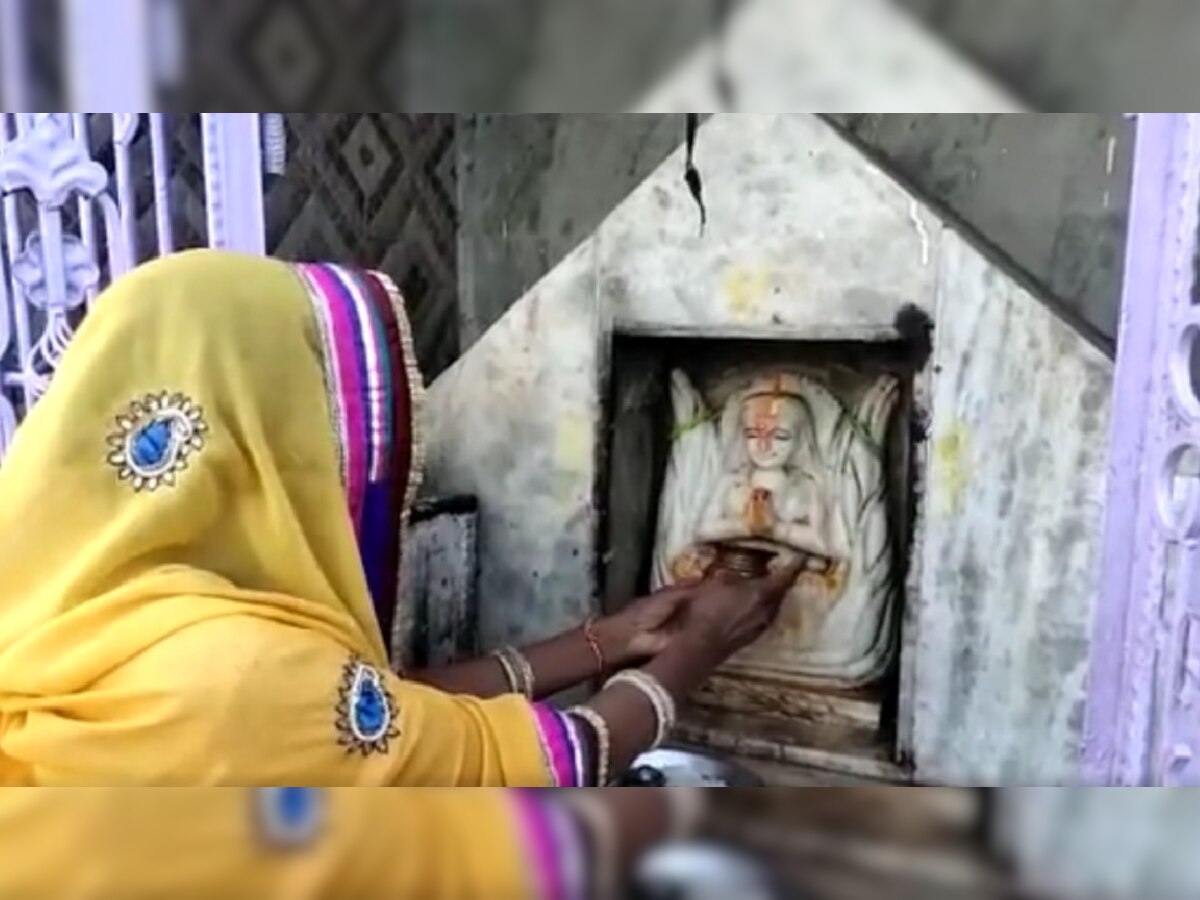  मथुरा के सुरीर गांव में बना सती का एक मंदिर.  